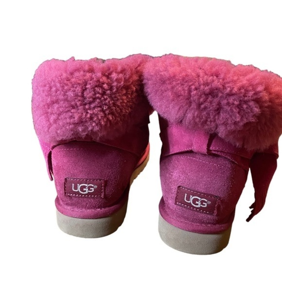 Ugg Pink Suede Sherling Lined Ankle Booties Size 7 - Picture 4 of 8